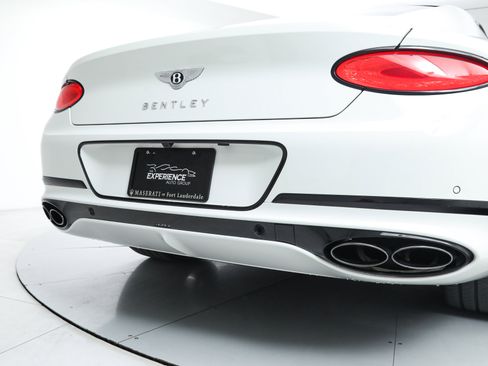 Used 2021 Bentley Continental GT V8 image 12