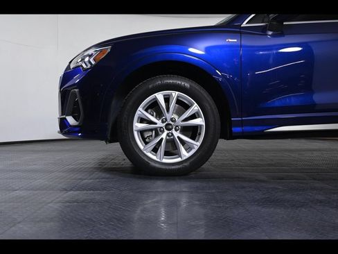 Certified 2025 Audi Q3 2.0T Premium w/ Convenience Package AWD/4WD image 23