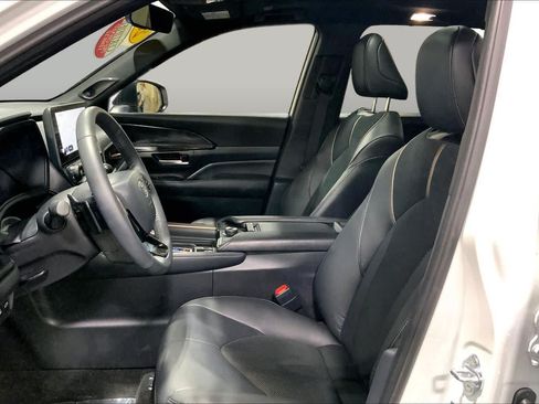 Used 2025 Toyota Grand Highlander AWD Hybrid image 8