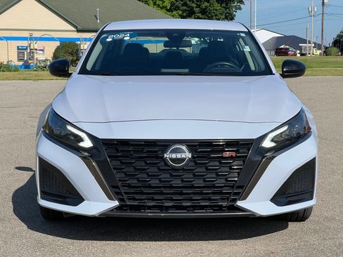 Used 2024 Nissan Altima 2.5 SR FWD image 39