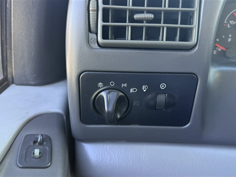 Used 2004 Ford F250 Lariat AWD/4WD image 21