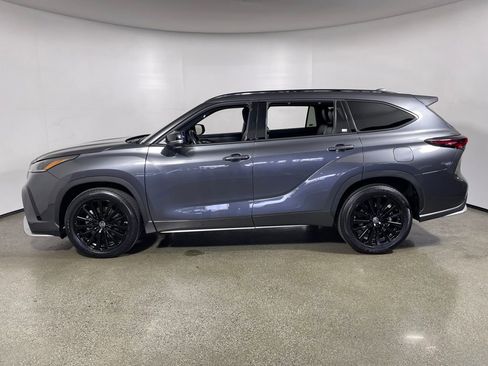 Certified 2025 Toyota Highlander XSE image 6