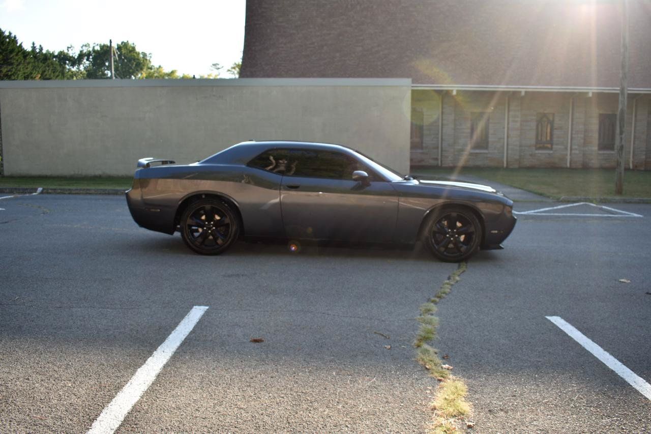 Used 2014 Dodge Challenger R/T w/ Blacktop Package RWD image 8