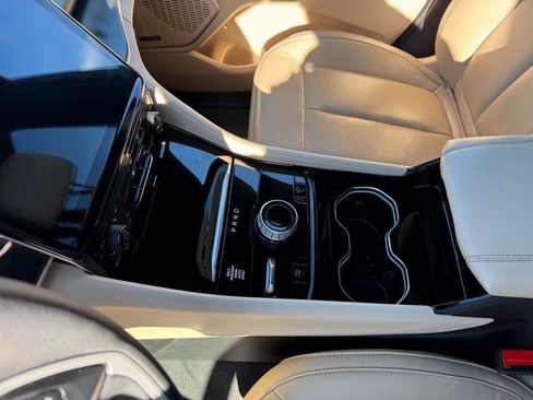 Used 2022 Jeep Grand Cherokee Limited 4xe image 23