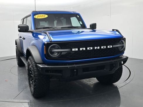 Used 2022 Ford Bronco Wildtrak image 2