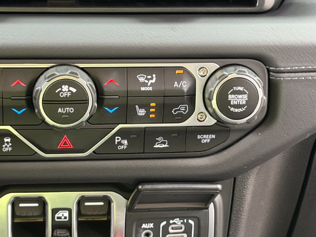 Used 2025 Jeep Gladiator Rubicon AWD/4WD image 13