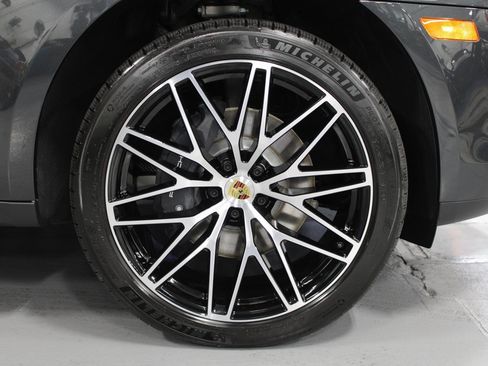 New 2026 Porsche Macan image 14