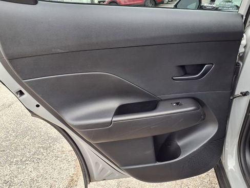 Used 2025 Hyundai Kona SEL FWD image 81