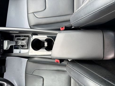 Certified 2023 Hyundai Elantra Limited image 33