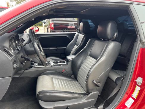 Used 2009 Dodge Challenger R/T image 9