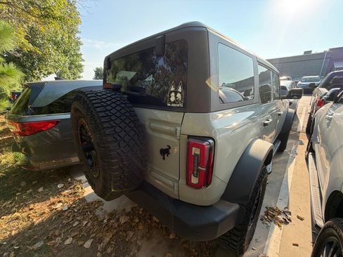 Used 2024 Ford Bronco Wildtrak AWD/4WD image 3