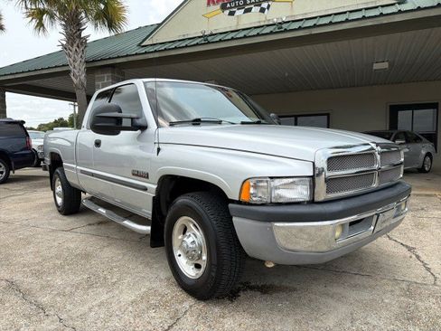 Used 2001 Dodge Ram 2500 Truck 2WD Quad Cab image 3