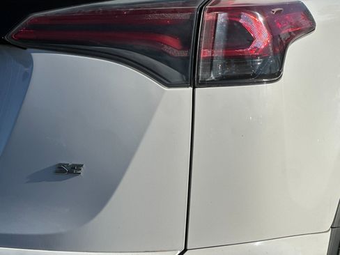 Used 2016 Toyota RAV4 SE image 25
