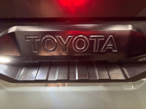 Used 2022 Toyota Tundra TRD Pro AWD/4WD image 32