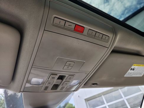 Used 2019 Volkswagen Atlas SEL R-Line image 40