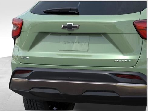 New 2026 Chevrolet Trax ACTIV w/ Driver Confidence Package FWD image 14
