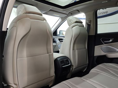 Used 2025 Acura RDX SH-AWD w/ Technology Package image 16