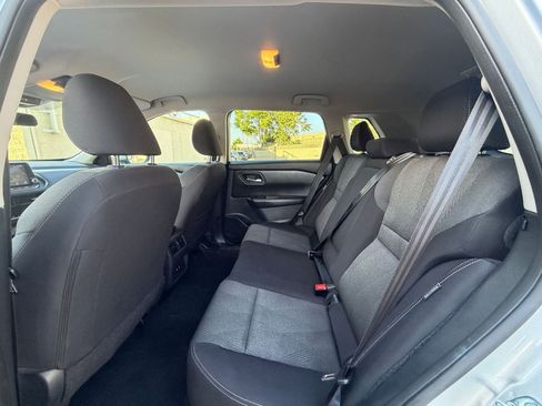 Used 2025 Nissan Rogue SV FWD image 28