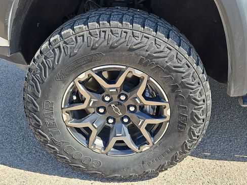 Used 2024 Chevrolet Colorado ZR2 w/ ZR2 Convenience Package III AWD/4WD image 12