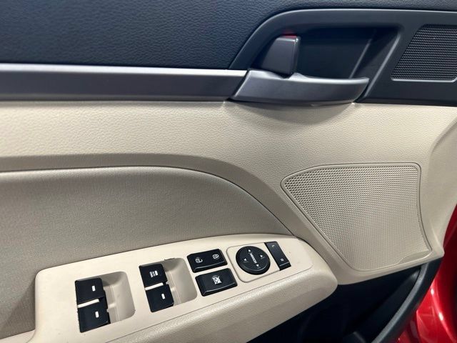 Used 2017 Hyundai Elantra SE FWD image 21