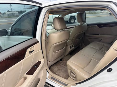 Used 2010 Toyota Avalon XL image 11