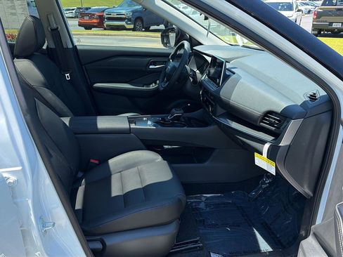 New 2026 Nissan Rogue SV FWD image 13