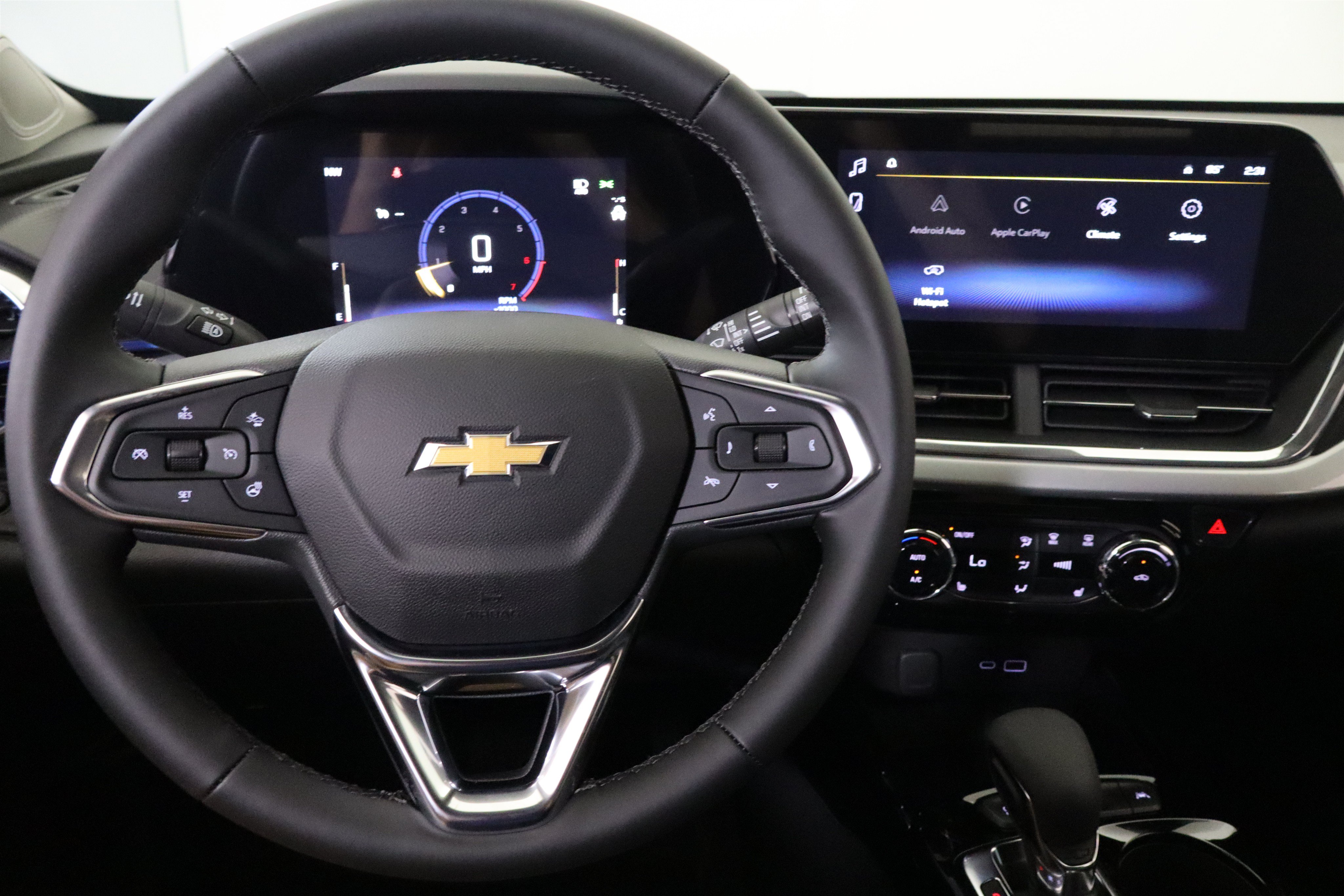 New 2026 Chevrolet Trax LT w/ LT Convenience Package FWD image 24