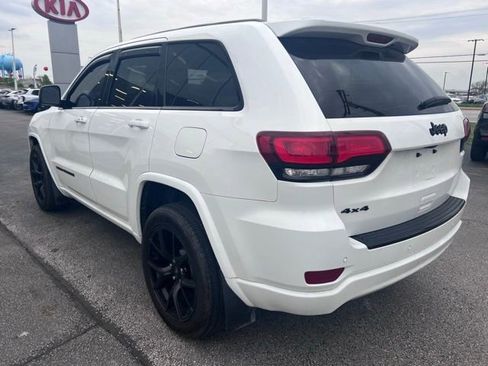 Used 2018 Jeep Grand Cherokee Altitude image 13