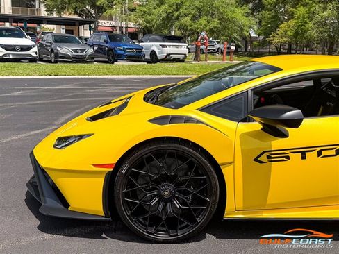 Used 2022 Lamborghini Huracan STO RWD image 36