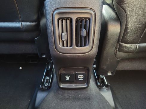 Used 2018 Jeep Compass Latitude w/ Popular Equipment Group image 12