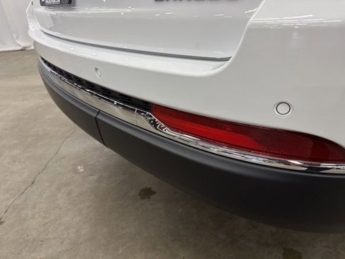 New 2025 Jeep Grand Cherokee Laredo X w/ Luxury Tech Group I image 19