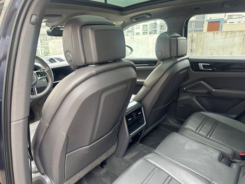 Used 2021 Porsche Cayenne image 17