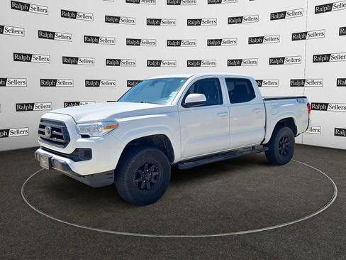 Used 2023 Toyota Tacoma SR image 2