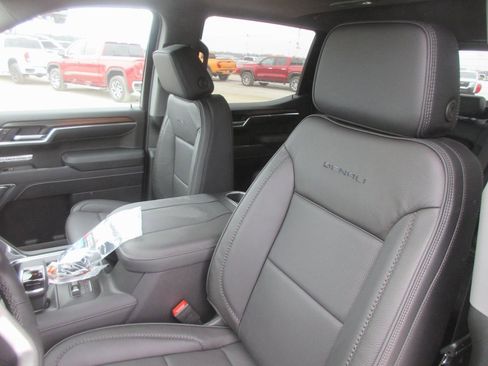 New 2026 GMC Sierra 1500 Denali w/ Denali Reserve Package image 14