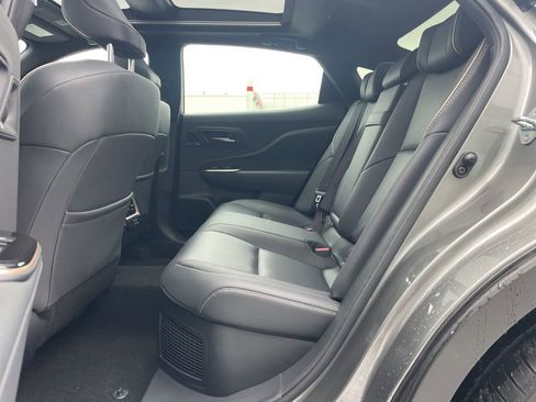 Used 2025 Toyota Crown Platinum image 18