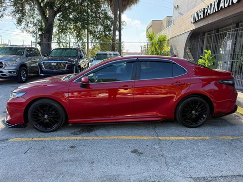 Used 2019 Toyota Camry SE FWD image 4