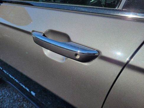 Used 2023 Jeep Grand Cherokee Overland w/ Adv Protech Group III image 7