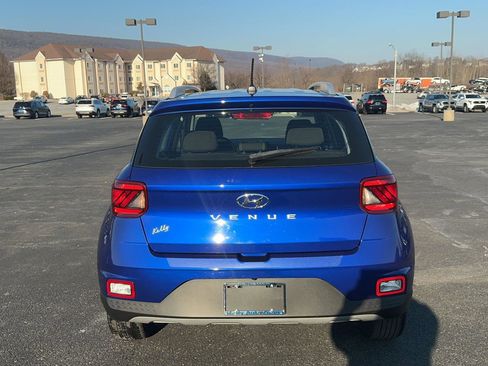Certified 2023 Hyundai Venue SEL image 8