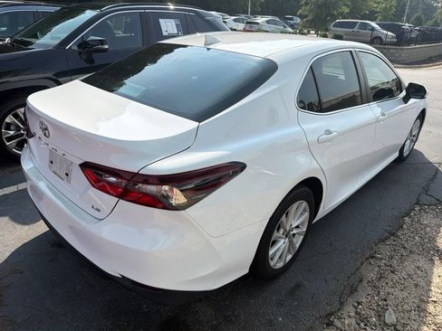 Used 2022 Toyota Camry LE FWD image 5
