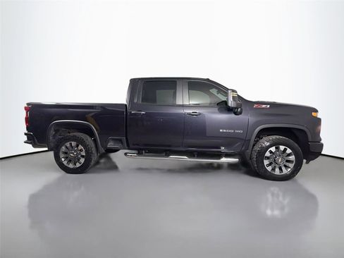 Used 2024 Chevrolet Silverado 2500 Custom w/ Custom Value Package AWD/4WD image 4