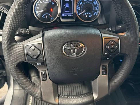 Used 2020 Toyota Tacoma Limited AWD/4WD image 39