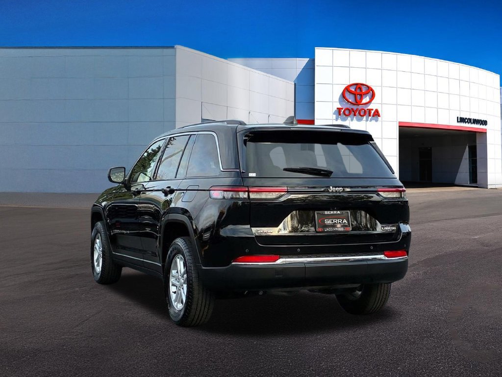 Used 2023 Jeep Grand Cherokee Laredo AWD/4WD image 13