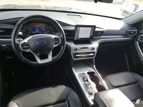 Used 2020 Ford Explorer XLT w/ Equipment Group 202A image 10