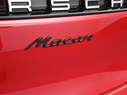 Certified 2025 Porsche Macan AWD/4WD image 8