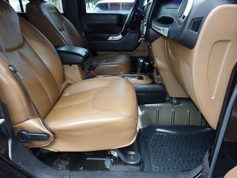 Used 2015 Jeep Wrangler Unlimited Sahara w/ Max Tow Package image 22