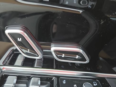 New 2026 Land Rover Range Rover SE image 29