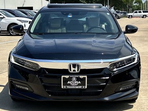 Used 2018 Honda Accord Touring image 9