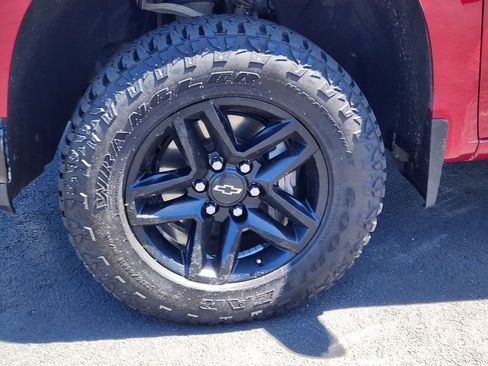 Used 2020 Chevrolet Silverado 1500 Custom Trail Boss w/ Custom Convenience Package AWD/4WD image 12