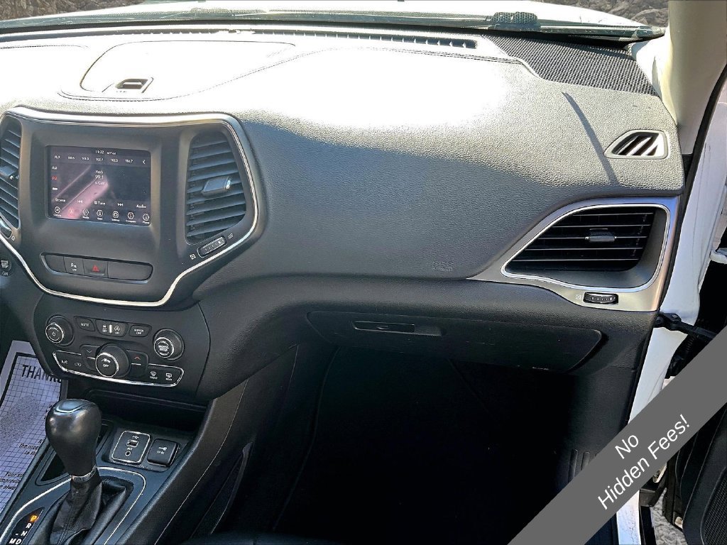 Used 2019 Jeep Cherokee Latitude Plus FWD image 13