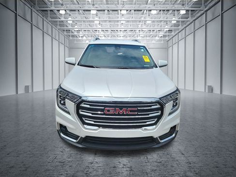 Used 2023 GMC Terrain SLT w/ LPO, Floor Liner Package FWD image 3